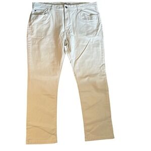 BNWT- Izod Saltwater stretch chino